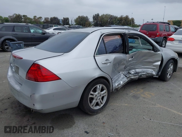 2007 Honda Accord LX SE с VIN JHMCM56387C025171, выставлен на аукционе IAAI как лот 42424780 с пробегом 228 211 миль миль и . История ставок и продаж доступна на DreamBid. Изображение 4.