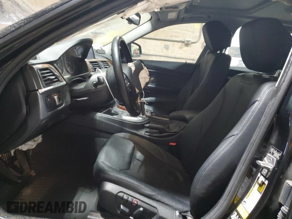 2013 BMW 3 Series 328i xDrive z VIN WBA3B5C50DF590552, wystawiony jako Copart lot #54303835 z przebiegiem 124 700 mil mil oraz Czysty tytuł • Clean title. Historia ofert i sprzedaży dostępna na DreamBid. Obrazek 7.