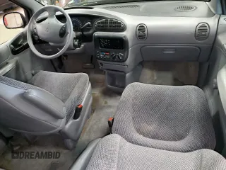 1996 Plymouth Voyager z VIN 2P4FP2530TR585740, wystawiony jako Copart lot #57253044 z przebiegiem Nie podano mil oraz Szkoda całkowita • Salvage title. Historia ofert i sprzedaży dostępna na DreamBid. Obrazek 8.