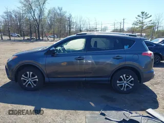 2018 Toyota RAV4 LE с VIN JTMBFREV2JJ211423, выставлен на аукционе IAAI как лот 42068521 с пробегом 85 089 миль миль и . История ставок и продаж доступна на DreamBid. Изображение 15.