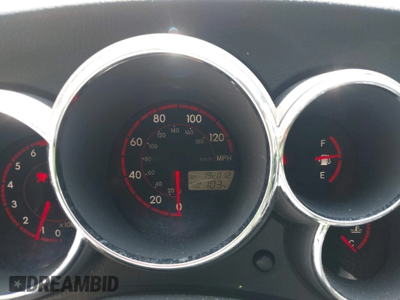2004 Pontiac Vibe z VIN 5Y2SL62844Z405897, wystawiony jako IAAI lot #42851979 z przebiegiem 192 012 mil mil oraz . Historia ofert i sprzedaży dostępna na DreamBid. Obrazek 7.
