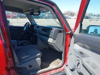 2006 Jeep Commander with VIN 1J8HG48K16C252335, listed as a IAAI auction lot 41978262 with 267,556 mi miles and . Bid and sale history available at DreamBid. Image 5.