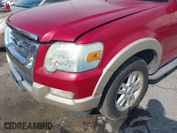 2010 Ford Explorer Eddie Bauer z VIN 1FMEU6EE4AUA85772, wystawiony jako IAAI lot #42202728 z przebiegiem 101 999 mil mil oraz . Historia ofert i sprzedaży dostępna na DreamBid. Obrazek 6.