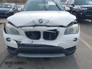2014 BMW X1 xDrive28i z VIN WBAVL1C54EVY23533, wystawiony jako IAAI lot #41949759 z przebiegiem Nie podano mil oraz . Historia ofert i sprzedaży dostępna na DreamBid. Obrazek 6.