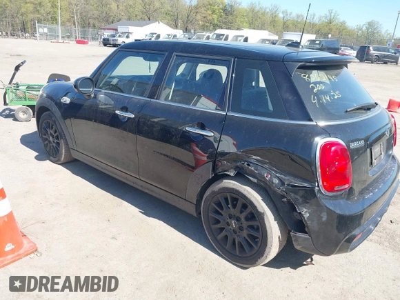 2016 MINI Hardtop 4 Door S z VIN WMWXU3C51G2D29400, wystawiony jako IAAI lot #42064309 z przebiegiem 85 021 mil mil oraz . Historia ofert i sprzedaży dostępna na DreamBid. Obrazek 3.