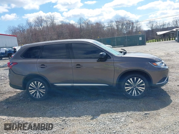 2020 Mitsubishi Outlander ES z VIN JA4AZ3A33LZ015378, wystawiony jako IAAI lot #41887351 z przebiegiem 113 349 mil mil oraz . Historia ofert i sprzedaży dostępna na DreamBid. Obrazek 14.