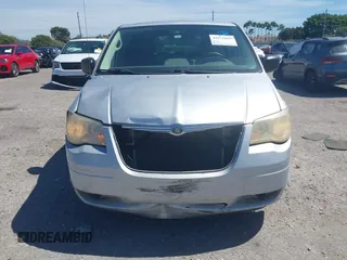 2008 Chrysler Town & Country LX with VIN 2A8HR44H08R696935, listed as a IAAI auction lot 41679669 with 92,276 mi miles. Bid and sale history available at carsss.com. Image 6.