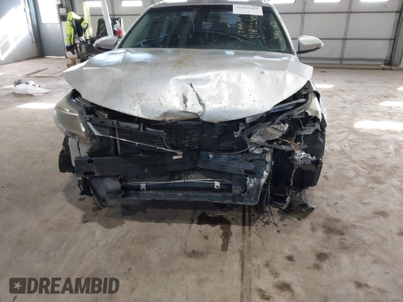 2013 Toyota Avalon XLE with VIN 4T1BK1EB0DU058025, listed as a IAAI auction lot 41845415 with 173,359 mi miles and . Bid and sale history available at DreamBid. Image 6.