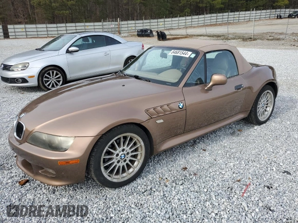 2001 BMW Z3 3.0 z VIN WBACN53491LJ55878, wystawiony jako Copart lot #84681544 z przebiegiem 106 059 mil mil oraz Czysty tytuł • Clean title. Historia ofert i sprzedaży dostępna na DreamBid. Obrazek 1.