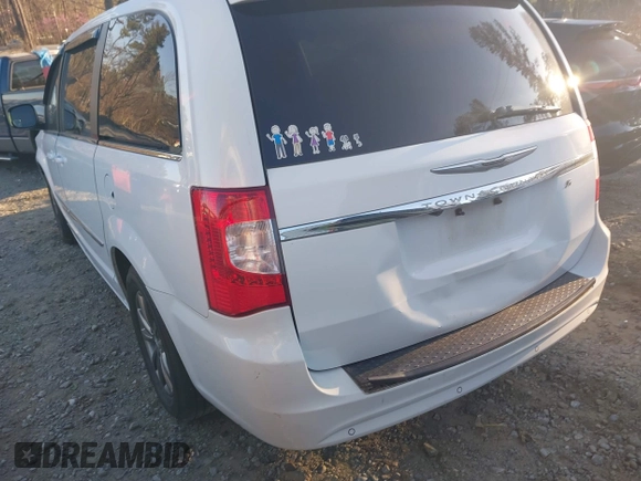 2015 Chrysler Town & Country S with VIN 2C4RC1HG7FR742447, listed as a IAAI auction lot 41814403 with 171,766 mi miles. Bid and sale history available at carsss.com. Image 3.
