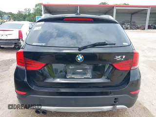 2015 BMW X1 sDrive28i z VIN WBAVM1C58FV314530, wystawiony jako IAAI lot #42184209 z przebiegiem 148 619 mil mil oraz . Historia ofert i sprzedaży dostępna na DreamBid. Obrazek 17.