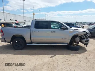 2022 Ram 1500 Big Horn z VIN 1C6RREFT2NN253608, wystawiony jako IAAI lot #42020587 z przebiegiem 44 509 mil mil oraz . Historia ofert i sprzedaży dostępna na DreamBid. Obrazek 14.