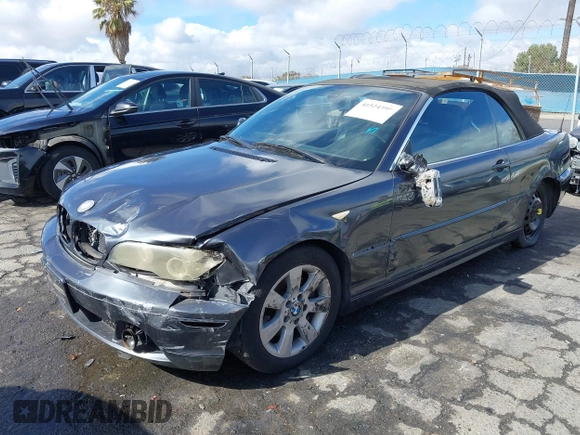 2006 BMW 3 Series 325Ci with VIN WBABW33406PX87925, listed as a IAAI auction lot 41524395 with 176,123 mi miles. Bid and sale history available at carsss.com. Image 18.