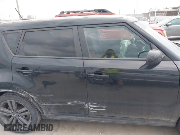 2016 Kia Soul + with VIN KNDJP3A5XG7351382, listed as a IAAI auction lot 41708534 with 55,487 mi miles and . Bid and sale history available at DreamBid. Image 14.