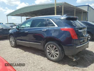 2017 Cadillac XT5 Luxury FWD z VIN 1GYKNBRS2HZ143379, wystawiony jako Copart lot #55271865 z przebiegiem 137 922 mil mil oraz Tytuł czysty. Historia ofert i sprzedaży dostępna na DreamBid. Obrazek 2.