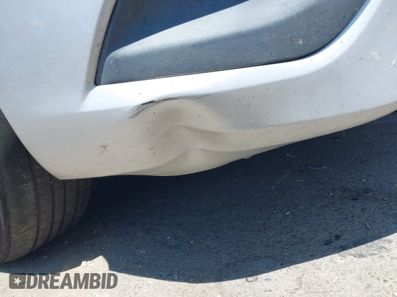 2016 Nissan Versa SV z VIN 3N1CN7AP1GL877776, wystawiony jako IAAI lot #42866019 z przebiegiem 165 678 mil mil oraz . Historia ofert i sprzedaży dostępna na DreamBid. Obrazek 6.