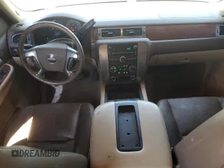 2007 GMC Yukon XL SLT z VIN 1GKFK16317J189987, wystawiony jako Copart lot #62029895 z przebiegiem 192 166 mil mil oraz Czysty tytuł • Clean title. Historia ofert i sprzedaży dostępna na DreamBid. Obrazek 8.
