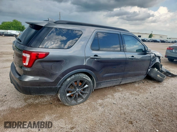 2017 Ford Explorer XLT z VIN 1FM5K7D84HGC65690, wystawiony jako Copart lot #59367475 z przebiegiem 148 492 mil mil oraz Czysty tytuł • Clean title. Historia ofert i sprzedaży dostępna na DreamBid. Obrazek 3.