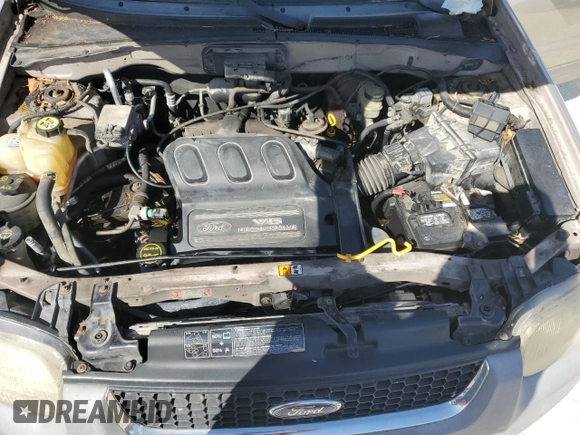 2001 Ford Escape XLT with VIN 1FMCU04101KF61126, listed as a Copart auction lot 76174744 with 0 mi miles and Salvage Title. Bid and sale history available at carsss.com. Image 12.