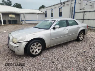 2006 Chrysler 300 Touring z VIN 2C3KA53GX6H477247, wystawiony jako Copart lot #59953945 z przebiegiem 253 134 mil mil oraz Szkoda całkowita • Salvage title. Historia ofert i sprzedaży dostępna na DreamBid. Obrazek 1.