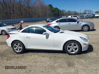 2006 Mercedes-Benz SLK 280 z VIN WDBWK54F66F129347, wystawiony jako IAAI lot #41817799 z przebiegiem 162 658 mil mil oraz . Historia ofert i sprzedaży dostępna na DreamBid. Obrazek 13.