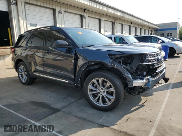 2022 Ford Explorer XLT with VIN 1FMSK8DH8NGA24204, listed as a Copart auction lot 60162555 with 34,923 mi miles and Salvage title. Bid and sale history available at DreamBid. Image 4.
