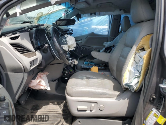 2017 Toyota Sienna XLE Auto Access Seat с VIN 5TDYZ3DC8HS832791, выставлен на аукционе Copart как лот 52372865 с пробегом 270 739 миль миль и Списание • Salvage title. История ставок и продаж доступна на DreamBid. Изображение 7.