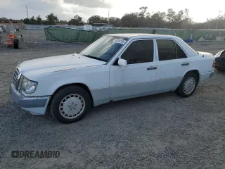 1991 Mercedes-Benz 300 with VIN WDBEA30D2MB339701, listed as a Copart auction lot 80088704 with 207,505 mi miles and Salvage Title. Bid and sale history available at carsss.com. Image 1.