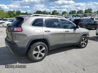 2019 Jeep Cherokee Limited with VIN 1C4PJMDX8KD286735, listed as a Copart auction lot 57758285 with 102,442 mi miles and Salvage title. Bid and sale history available at DreamBid. Image 3.