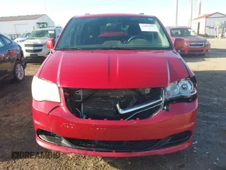2013 Dodge Grand Caravan SXT z VIN 2C4RDGCG4DR635702, wystawiony jako IAAI lot #42092823 z przebiegiem 234 737 mil mil oraz . Historia ofert i sprzedaży dostępna na DreamBid. Obrazek 12.