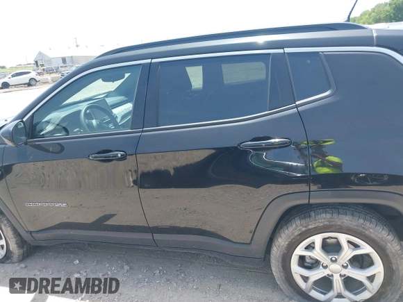 2024 Jeep Compass Latitude с VIN 3C4NJDBN4RT111850, выставлен на аукционе IAAI как лот 42771963 с пробегом 40 626 миль миль и . История ставок и продаж доступна на DreamBid. Изображение 14.