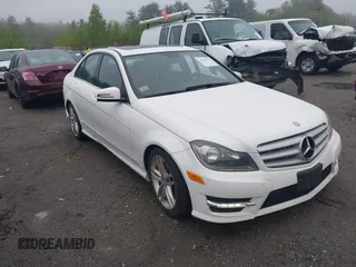 2013 Mercedes-Benz C 300 Sport z VIN WDDGF8ABXDR289262, wystawiony jako IAAI lot #42181367 z przebiegiem 130 744 mil mil oraz . Historia ofert i sprzedaży dostępna na DreamBid. Obrazek 13.