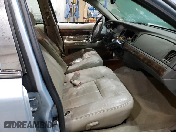 2010 Mercury Grand Marquis LS z VIN 2MEBM7FV4AX626029, wystawiony jako Copart lot #45217975 z przebiegiem 253 507 mil mil oraz Szkody całkowita. Historia ofert i sprzedaży dostępna na DreamBid. Obrazek 7.