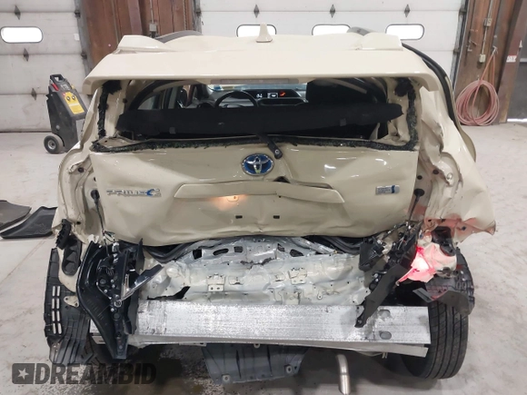2018 Toyota Prius One with VIN JTDKDTB33J1618298, listed as a IAAI auction lot 42142736 with 101,981 mi miles and . Bid and sale history available at DreamBid. Image 17.