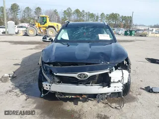 2022 Toyota Highlander XLE with VIN 5TDHZRBH2NS257729, listed as a IAAI auction lot 41580650 with 63,394 mi miles. Bid and sale history available at carsss.com. Image 13.