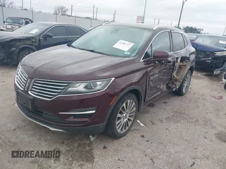 2017 Lincoln MKC Reserve z VIN 5LMCJ3C90HUL72098, wystawiony jako IAAI lot #41300727 z przebiegiem 74 507 mil mil oraz . Historia ofert i sprzedaży dostępna na DreamBid. Obrazek 2.