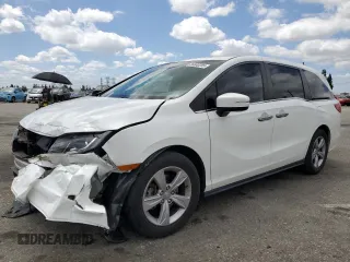 2020 Honda Odyssey EX-L z VIN 5FNRL6H7XLB072770, wystawiony jako Copart lot #56800285 z przebiegiem Nie podano mil oraz Szkoda całkowita • Salvage title. Historia ofert i sprzedaży dostępna na DreamBid. Obrazek 1.
