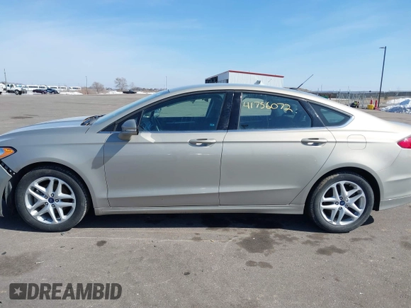 2016 Ford Fusion SE with VIN 3FA6P0HD0GR206464, listed as a IAAI auction lot 41756072 with 29,572 mi miles and . Bid and sale history available at carsss.com. Image 14.