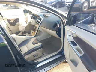 2010 Volvo XC60 3.0T z VIN YV4992DZ7A2019276, wystawiony jako IAAI lot #41459498 z przebiegiem Nie podano mil oraz . Historia ofert i sprzedaży dostępna na DreamBid. Obrazek 5.