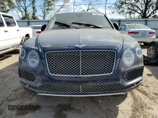 2020 Bentley Bentayga V8 z VIN SJAAM2ZV5LC027993, wystawiony jako Copart lot #75061544 z przebiegiem Nie podano mil oraz Nie do naprawy • Non repairable. Historia ofert i sprzedaży dostępna na DreamBid. Obrazek 5.