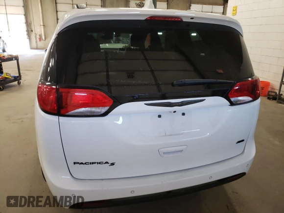 2020 Chrysler Pacifica Launch Edition z VIN 2C4RC3BG7LR263686, wystawiony jako Copart lot #43250555 z przebiegiem 84 807 mil mil oraz Szkody całkowita. Historia ofert i sprzedaży dostępna na DreamBid. Obrazek 6.