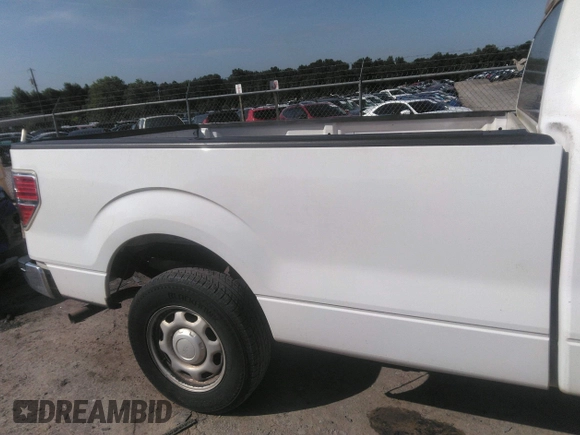 2014 Ford F-150 XL with VIN 1FTMF1CM0EKG51659, listed as a IAAI auction lot 42502648 with 99,450 mi miles and . Bid and sale history available at DreamBid. Image 8.