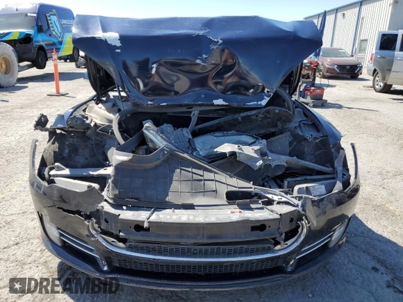 2014 Tesla Model S 60 with VIN 5YJSA1H13EFP38425, listed as a Copart auction lot 54156245 with 183,968 mi miles and Salvage title. Bid and sale history available at DreamBid. Image 5.