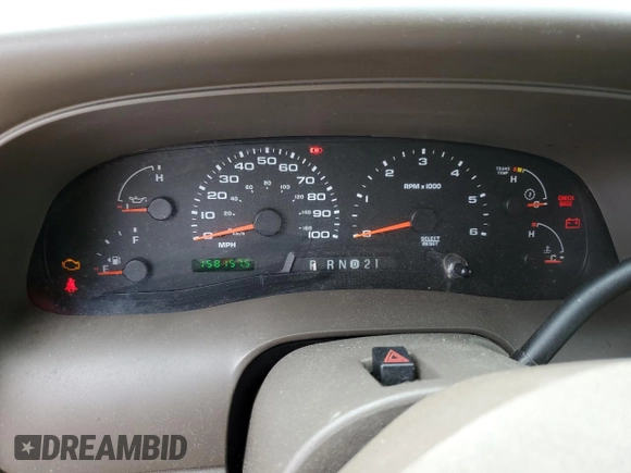 2003 Ford Excursion Limited z VIN 1FMNU42SX3EA92060, wystawiony jako Copart lot #58621835 z przebiegiem 158 157 mil mil oraz Czysty tytuł • Clean title. Historia ofert i sprzedaży dostępna na DreamBid. Obrazek 9.