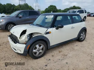 2008 MINI Hardtop with VIN WMWMF33598TT60979, listed as a Copart auction lot 62933475 with 182,398 mi miles and Salvage title. Bid and sale history available at DreamBid. Image 1.