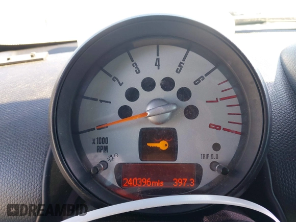 2014 MINI Countryman S with VIN WMWZC3C52EWP25060, listed as a IAAI auction lot 41642855 with 240,396 mi miles and . Bid and sale history available at DreamBid. Image 7.