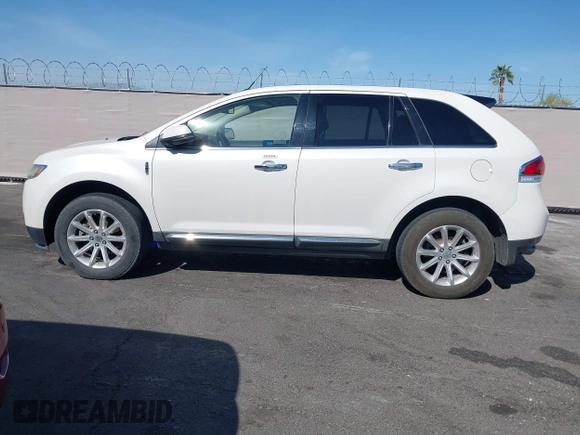 2013 Lincoln MKX with VIN 2LMDJ6JK4DBL09038, listed as a IAAI auction lot 42035674 with 196,693 mi miles. Bid and sale history available at carsss.com. Image 14.