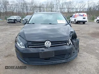 2017 Volkswagen Golf S z VIN 3VW217AU7HM039027, wystawiony jako IAAI lot #42047785 z przebiegiem 93 999 mil mil oraz . Historia ofert i sprzedaży dostępna na DreamBid. Obrazek 12.