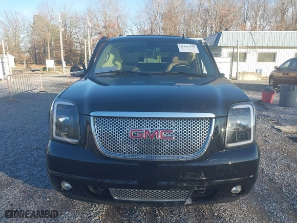 2008 GMC Yukon Denali with VIN 1GKFK63858J134120, listed as a IAAI auction lot 41126138 with 161,794 mi miles. Bid and sale history available at carsss.com. Image 12.
