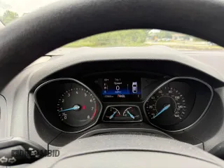 2017 Ford Focus SE with VIN 1FADP3F28HL28437, listed as a Copart auction lot 57904285 with 72,966 mi miles and Clean title. Bid and sale history available at DreamBid. Image 8.